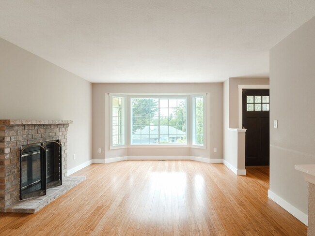 Building Photo - 3 Bed - 1.5 Bath Home in Des Moines WA