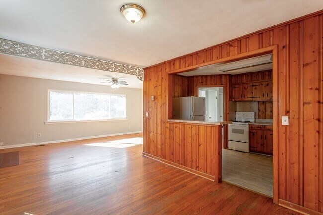 Building Photo - 3613 Old Ringgold Rd