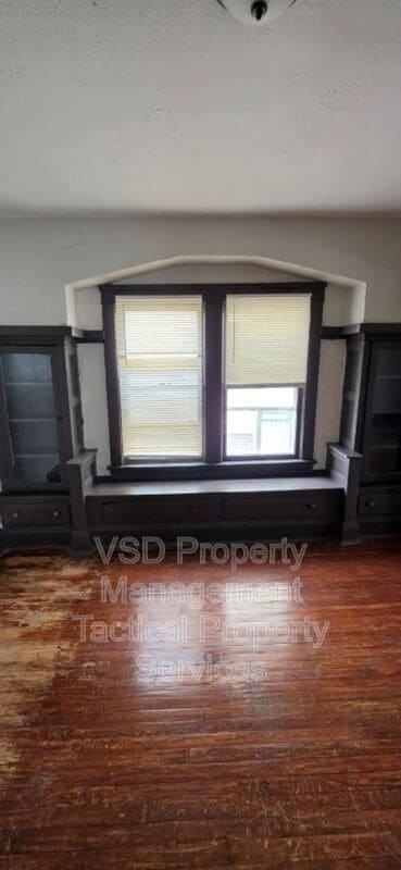 Building Photo - 12819 Edmonton Ave