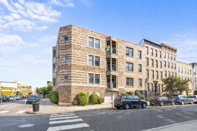 Building Photo - 531 Jefferson St