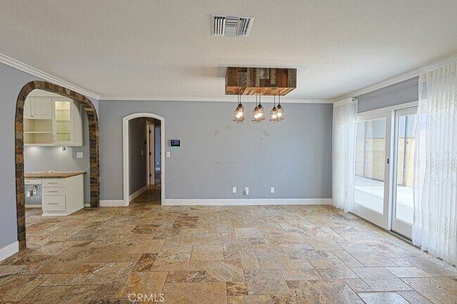 Building Photo - 15001 Victoria Ln