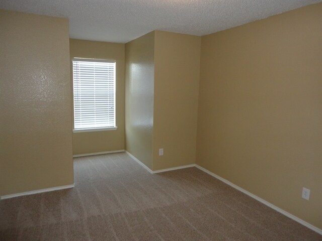 Building Photo - 108 Quail Meadows Ln