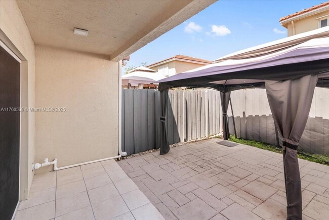 Building Photo - 360 NW 114th Ave