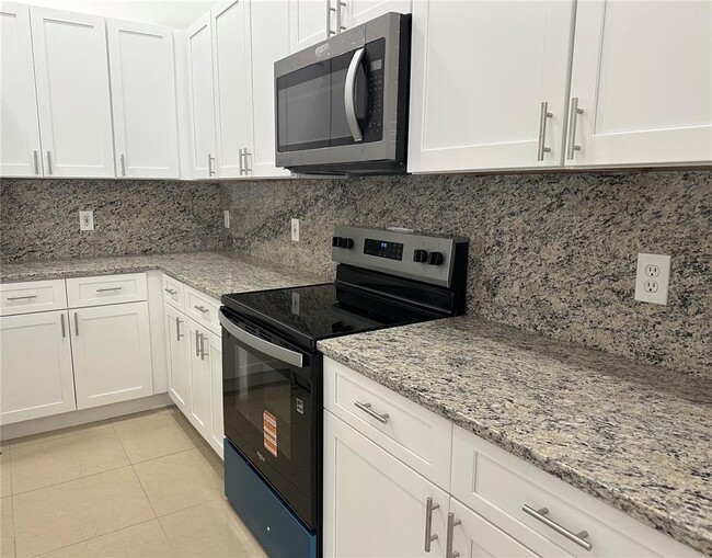 Building Photo - 1941 Island Walk Dr