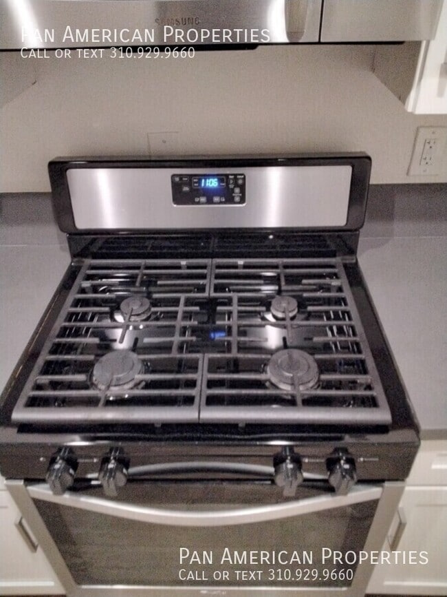 Building Photo - 6621 1/4 Crenshaw Blvd.-