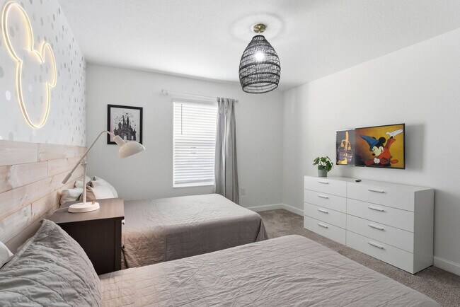 Building Photo - 4224 Paragraph Dr