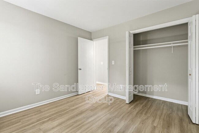 Building Photo - 5230-B Scarsdale Drive