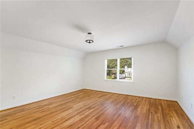 Building Photo - 5135 Falcon Chase Ln NE