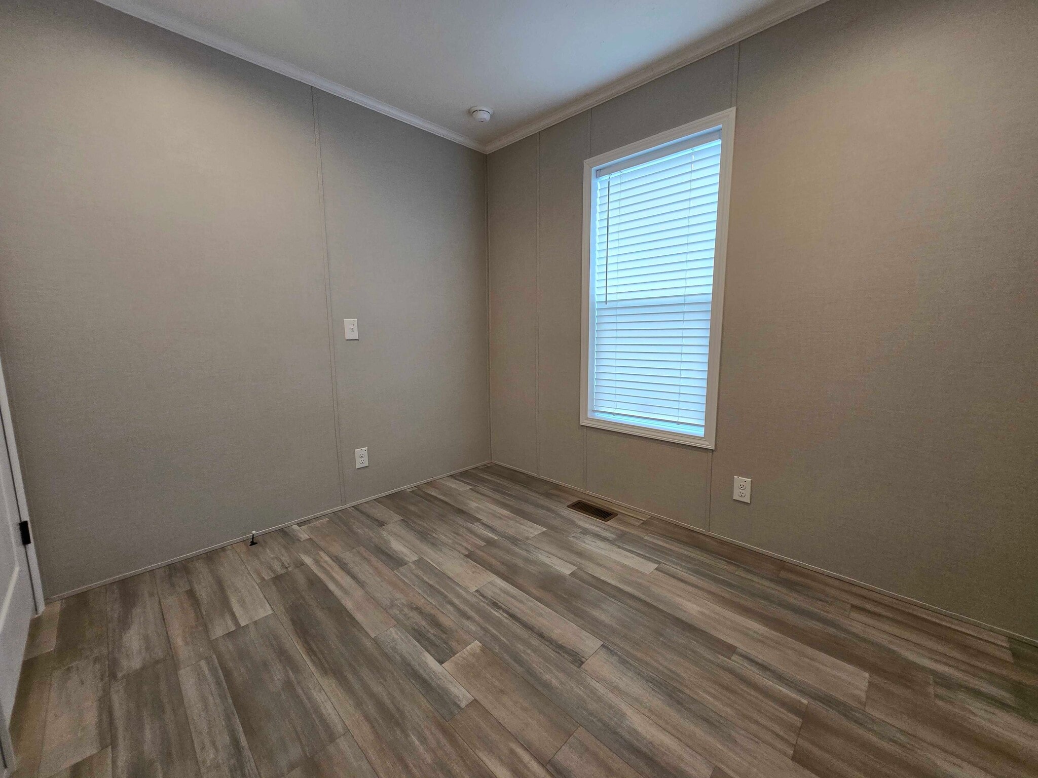 Building Photo - 29884 Jamestown Dr