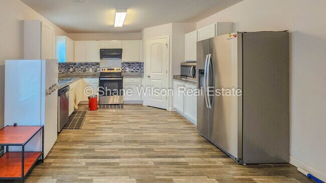 Building Photo - 247 Middleton Ct