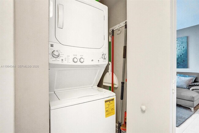 Building Photo - 325 S Biscayne Blvd