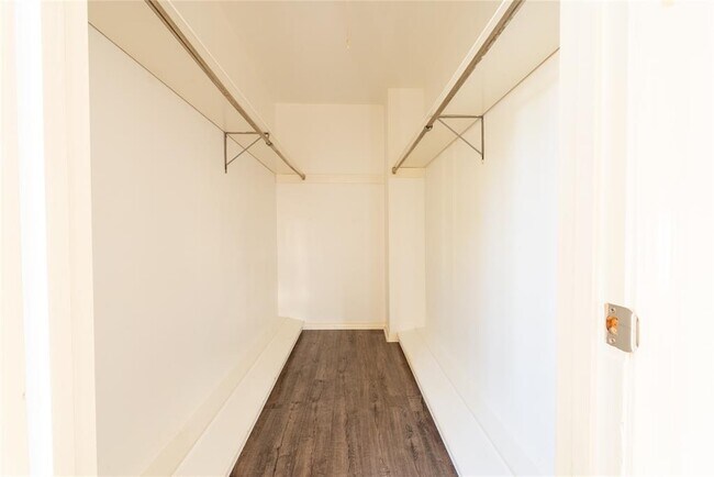 Building Photo - 5510 Chadwyck Dr