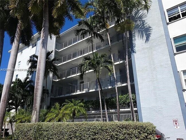 Building Photo - 1545 Euclid Ave