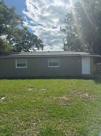 Building Photo - For Rent – Cozy 2 Bed / 1 Bath Home in Zephyrhills