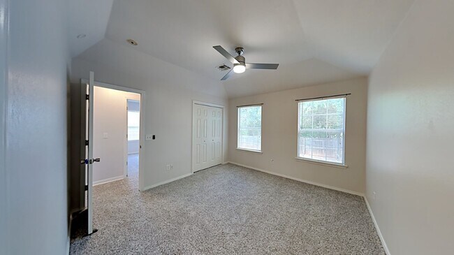 Building Photo - 1117 Cedarcrest St