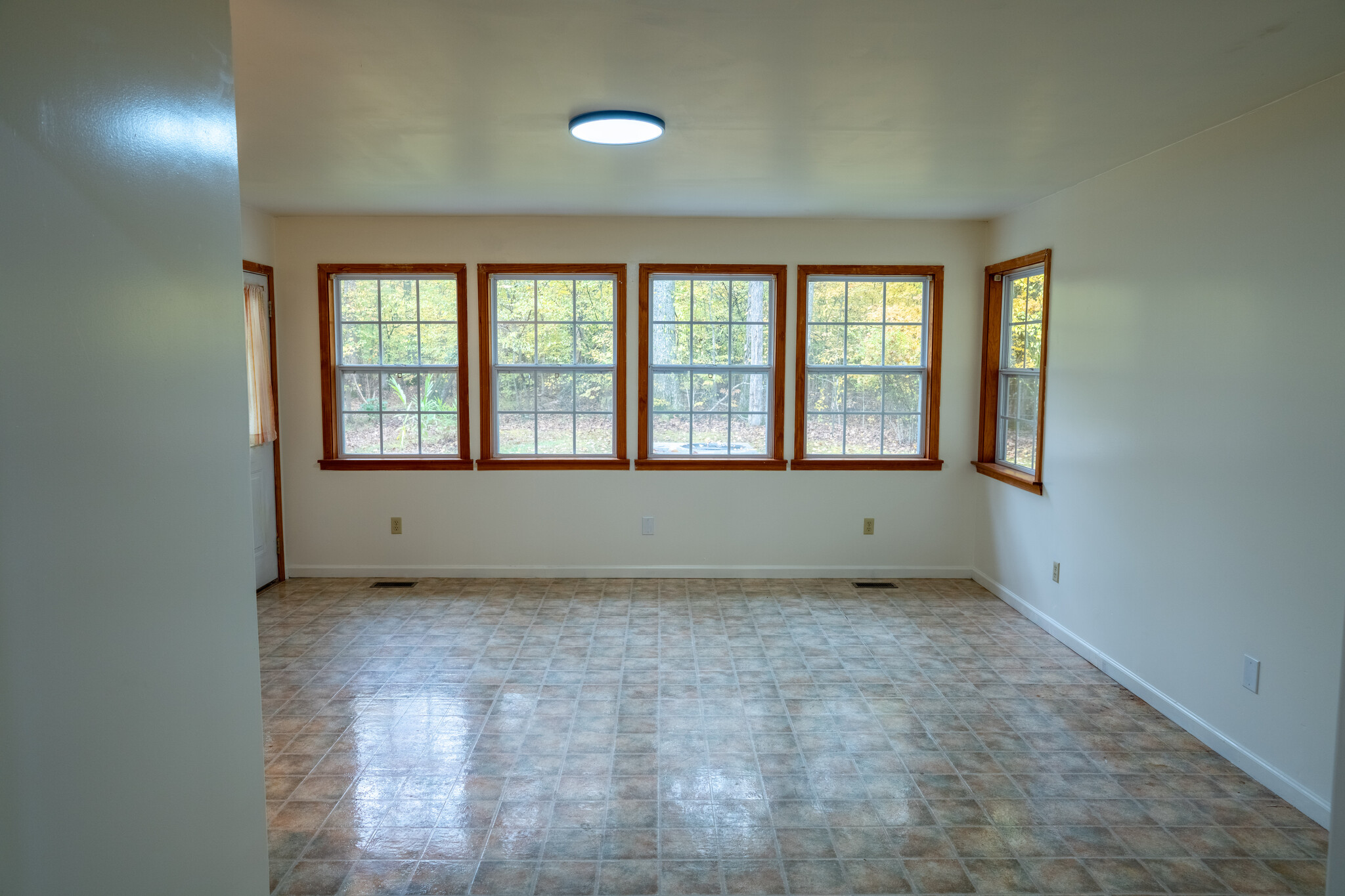 Sunroom/Utility/Bonus Room - 1077 Keener Rd