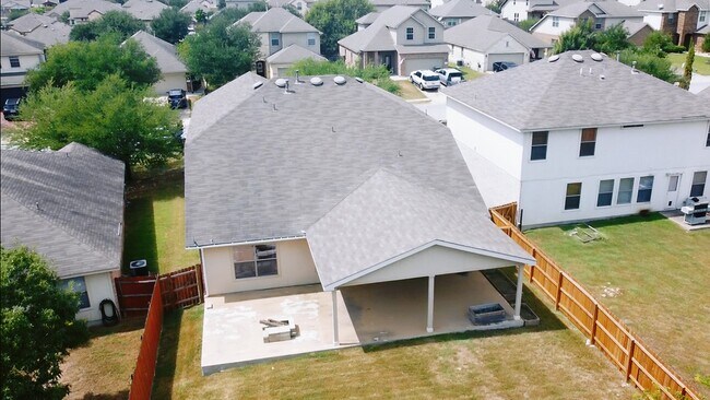 deck + covered patio - 577 Quarter Ave