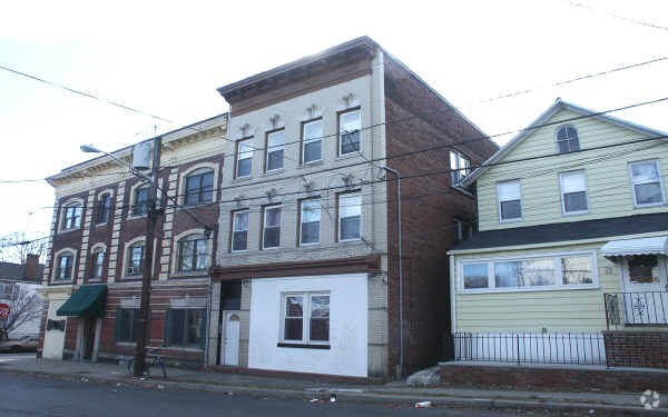 Primary Photo - 6 Washington St