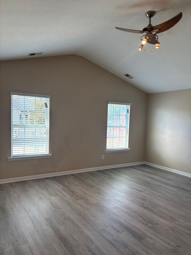 Building Photo - 1825 Polaris Dr