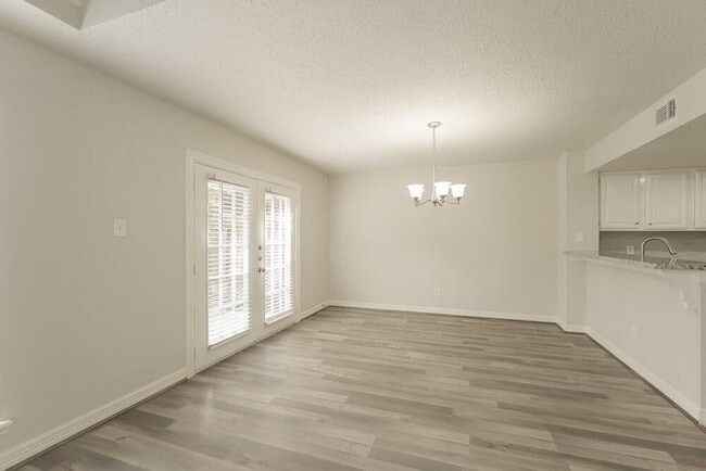 Building Photo - 9223 Bristlebrook Dr