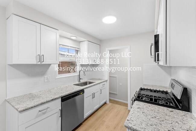 Building Photo - 7515 Trafalgar St