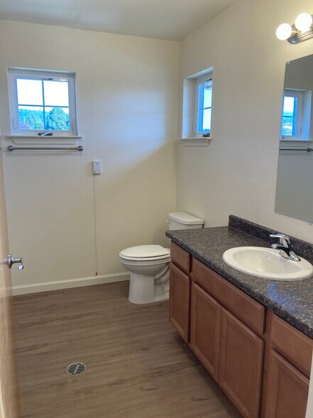 Building Photo - 2052 Smith Ln