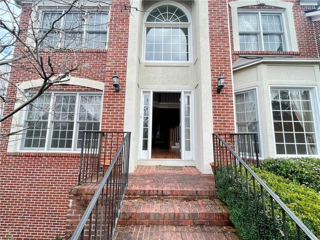 Building Photo - 555 Vinings Springs Dr SE