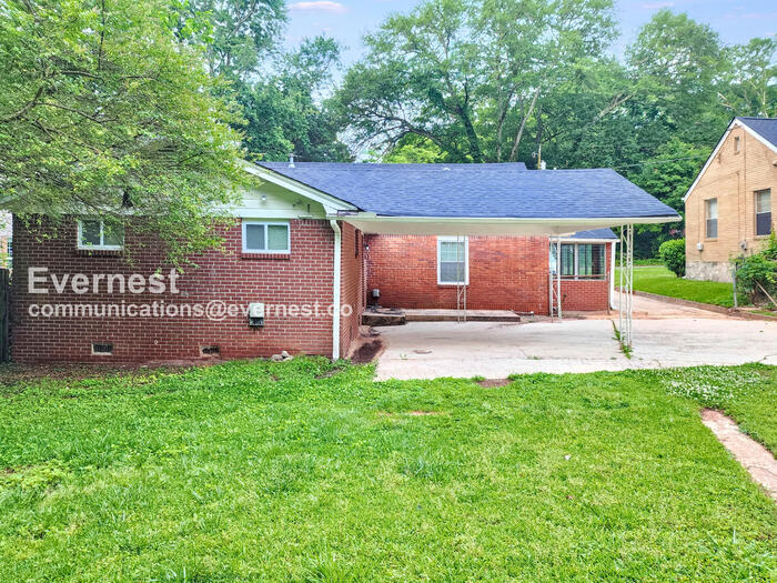 Building Photo - 2672 Northview Ave