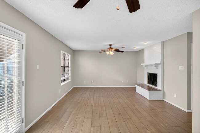 Building Photo - 3222 Preston Dr