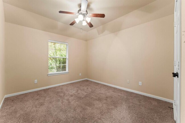 Building Photo - 18 Umbria Ln