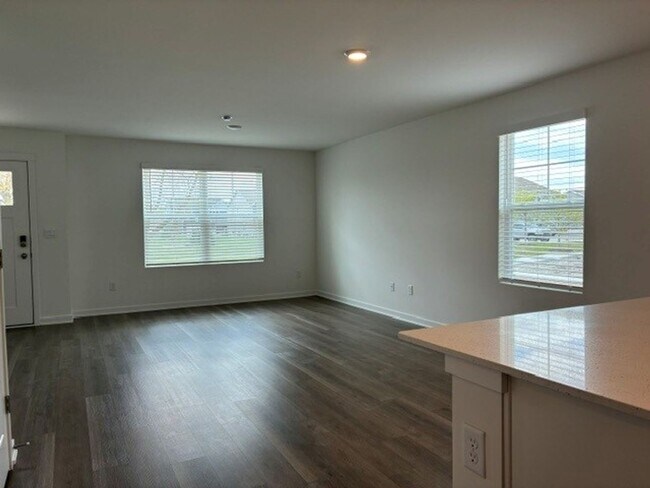 Building Photo - Brand New 3 Bedroom - 2.5 Bath Condo in Union Grove