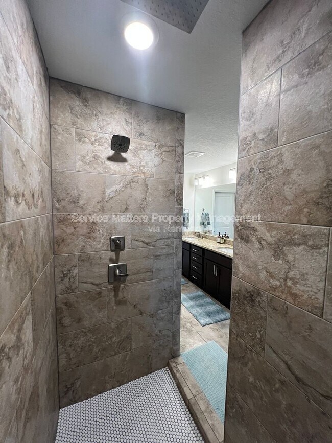 Building Photo - 4527 Plowman Ln