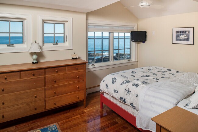 Building Photo - 7 Point Rd