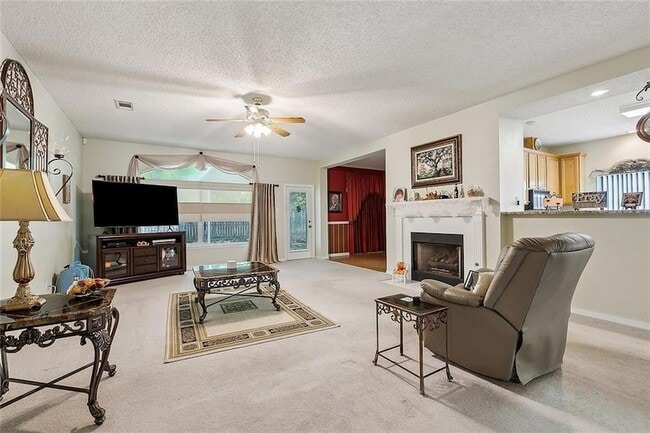 Building Photo - 3126 Meadow Lake Dr E