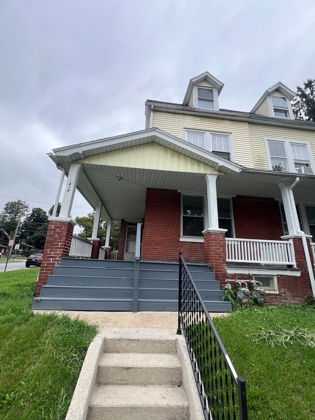 Primary Photo - 1434 1st Ave