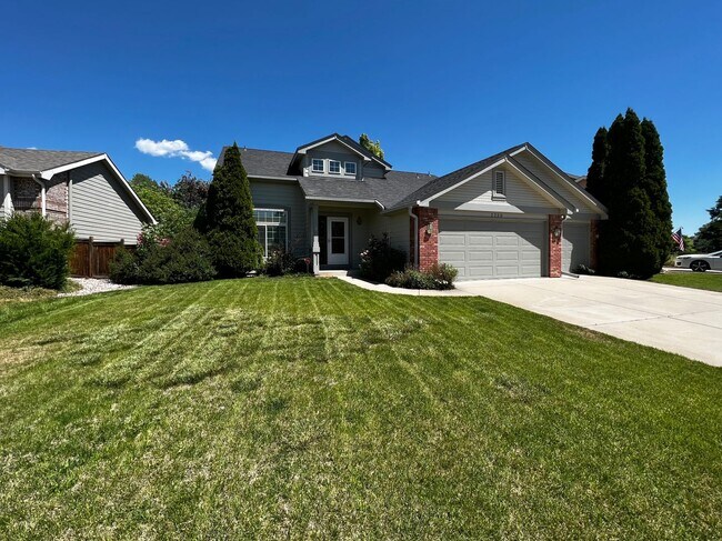 Building Photo - 3 Bed, 3 Bath House in Southeast Fort Coll...