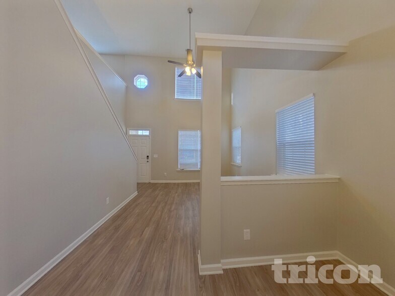 Building Photo - 4908 Abercromby St