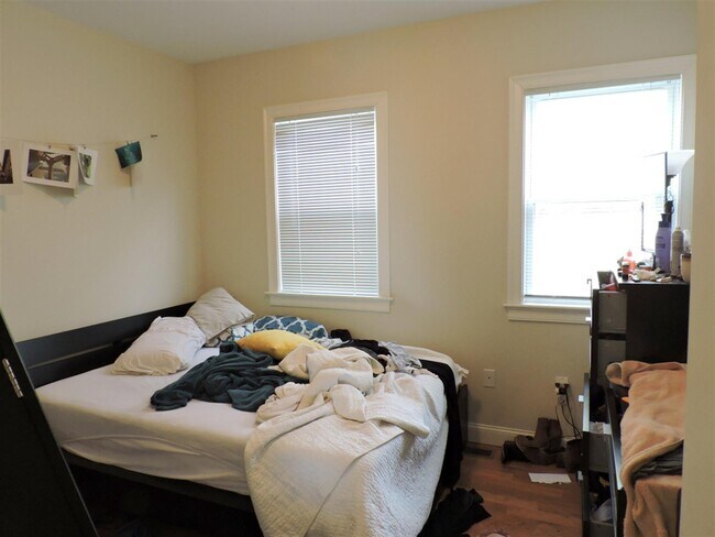 Building Photo - 7 Marney St