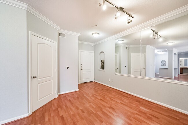 Building Photo - 1711 Old Spanish Trl