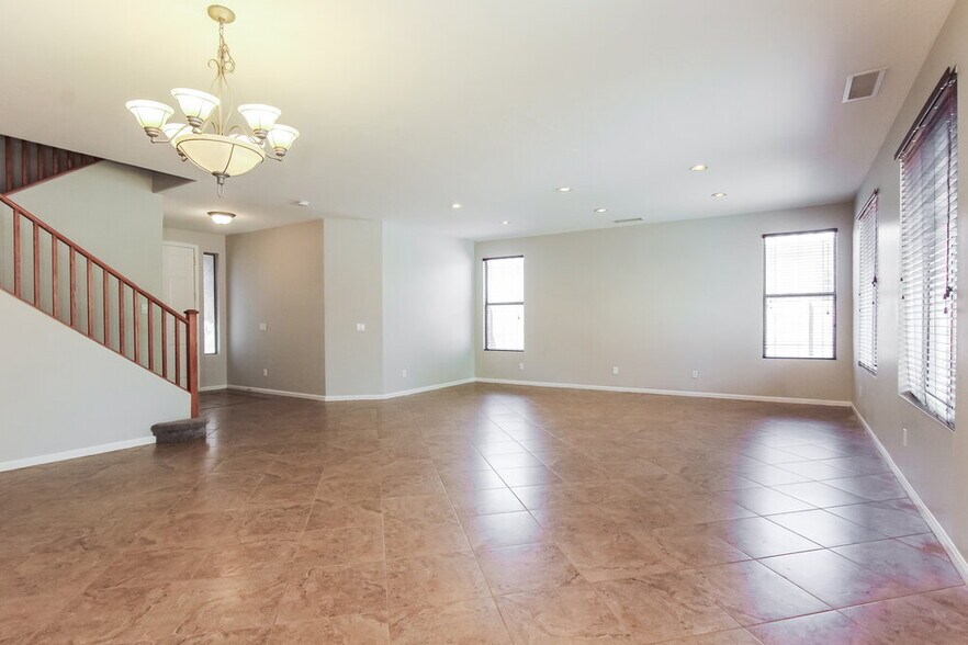 Building Photo - 2075 S Illinois Pl