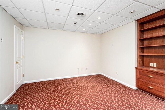 Building Photo - 5 Trewbridge Ct