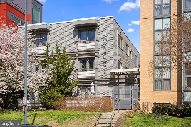Building Photo - 1439 Chapin St NW