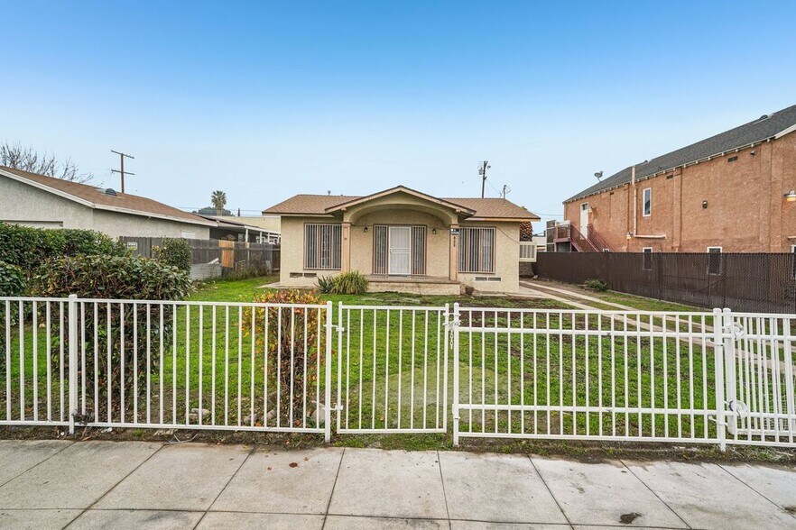 Building Photo - 280 E Orange St