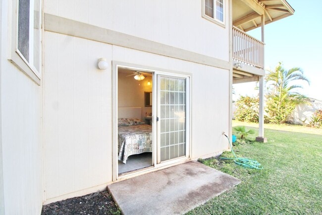 Building Photo - 674 Malimali St