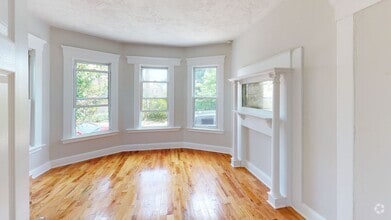 Building Photo - 10
