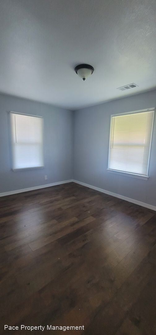 Building Photo - 2 br, 1 bath House - 1302 North Lincoln St...