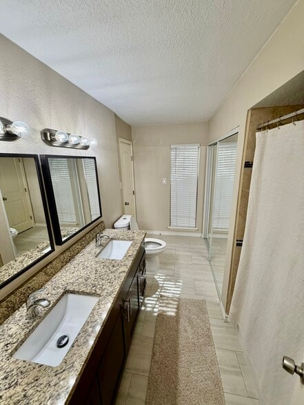 Master Bathroom - 6824 Fryer St