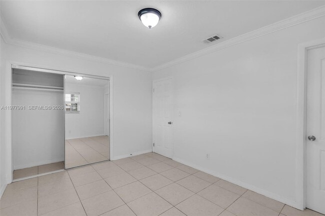 Building Photo - 6863 SW 21st St