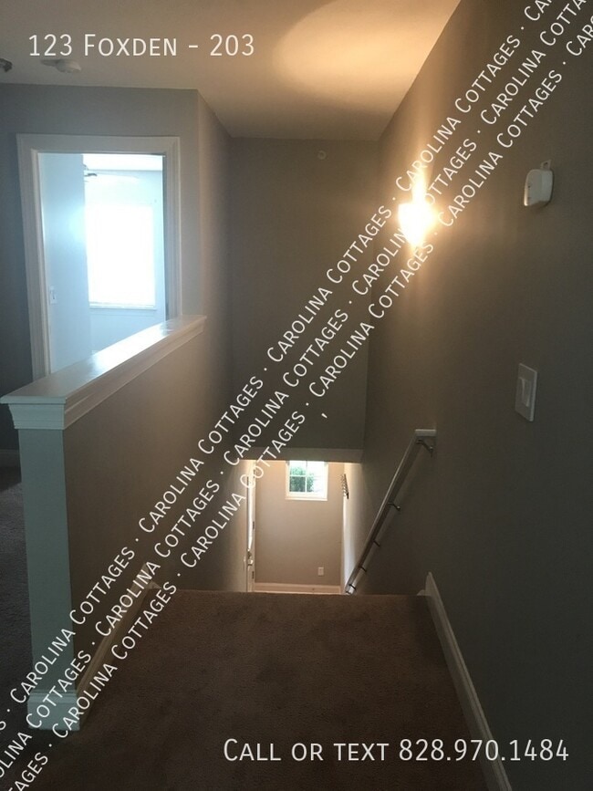 Building Photo - 123 Foxden-203