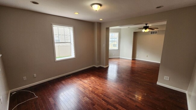 Building Photo - Corner 1st and 2nd flr. unit with central ...